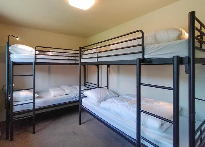 بيت للعطل 3 Bedroom Lovely In بيسيل