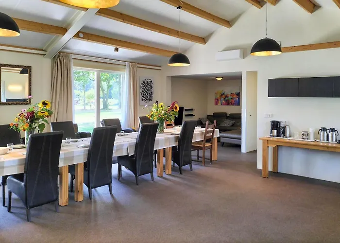 3 Bedroom Lovely In بيت للعطل بيسيل