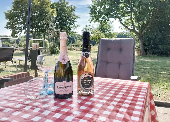 3 Bedroom Lovely In بيت للعطل