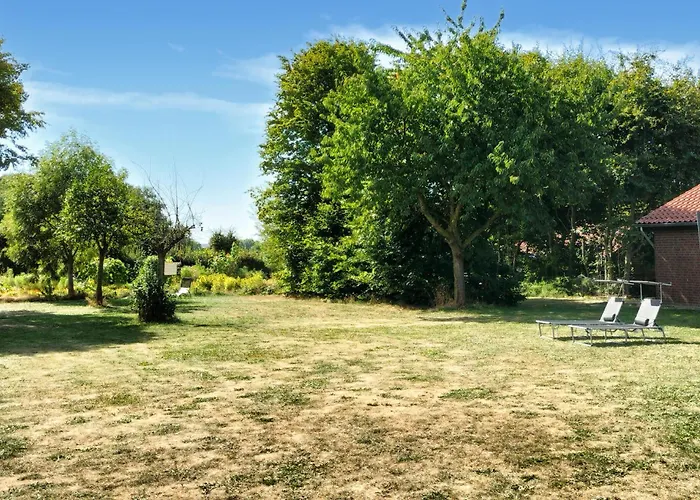 3 Bedroom Lovely In بيسيل